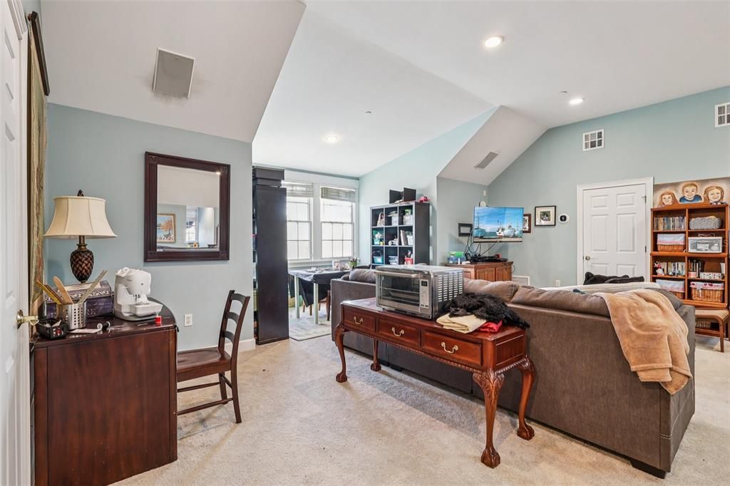 For Sale: $4,900,000 (7 beds, 7 baths, 8216 Square Feet)