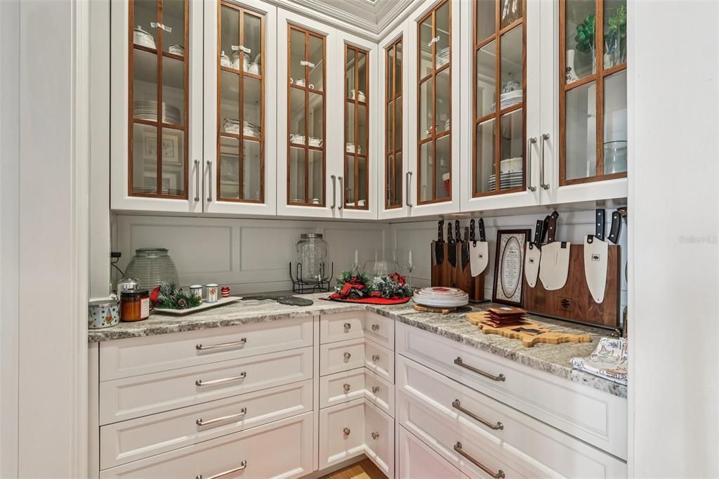 For Sale: $4,900,000 (7 beds, 7 baths, 8216 Square Feet)