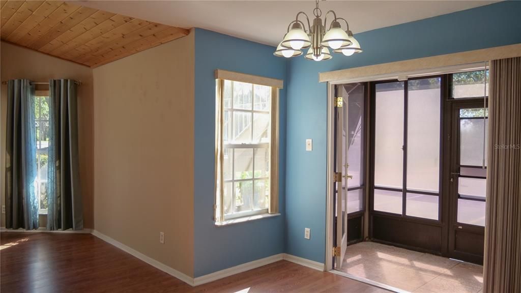 En Venta: $205,000 (2 camas, 2 baños, 992 Pies cuadrados)