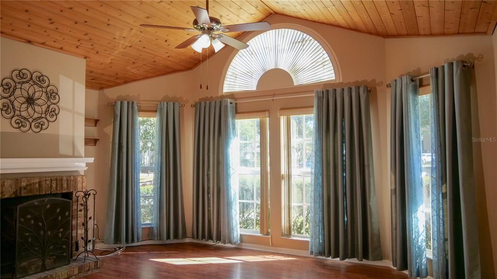 En Venta: $205,000 (2 camas, 2 baños, 992 Pies cuadrados)