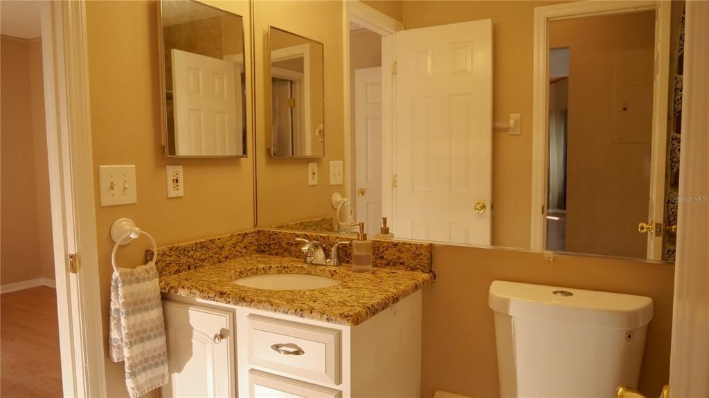 En Venta: $205,000 (2 camas, 2 baños, 992 Pies cuadrados)