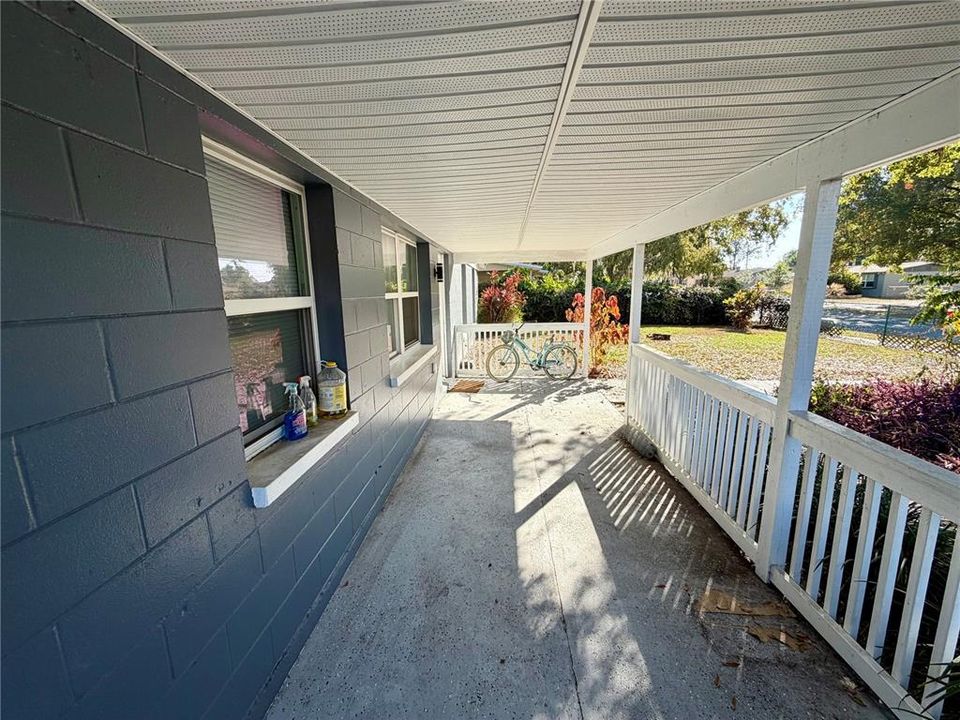 На продажу: $310,000 (5 спален, 2 ванн, 1404 Квадратных фут)