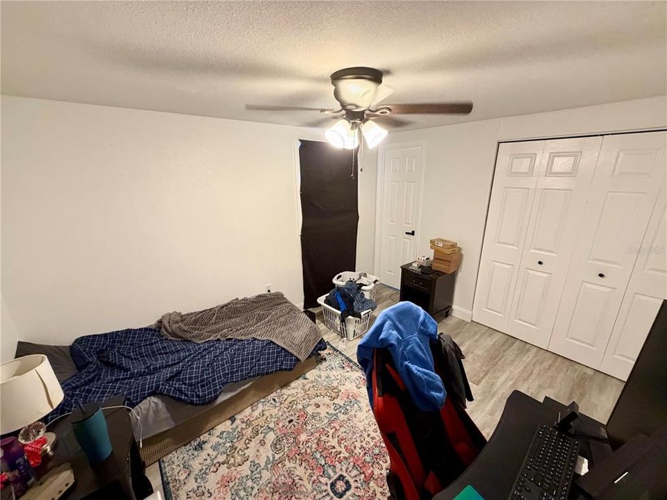 На продажу: $310,000 (5 спален, 2 ванн, 1404 Квадратных фут)