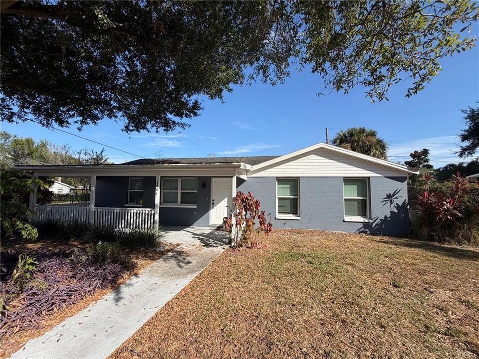 На продажу: $310,000 (5 спален, 2 ванн, 1404 Квадратных фут)