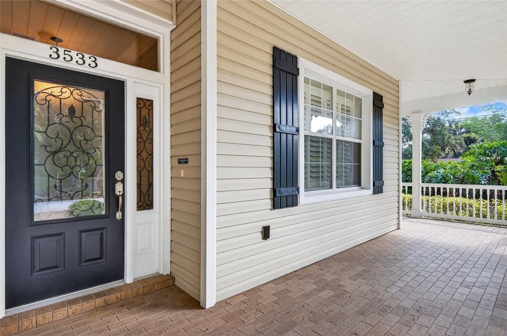 Active With Contract: $475,800 (3 beds, 2 baths, 2262 Square Feet)