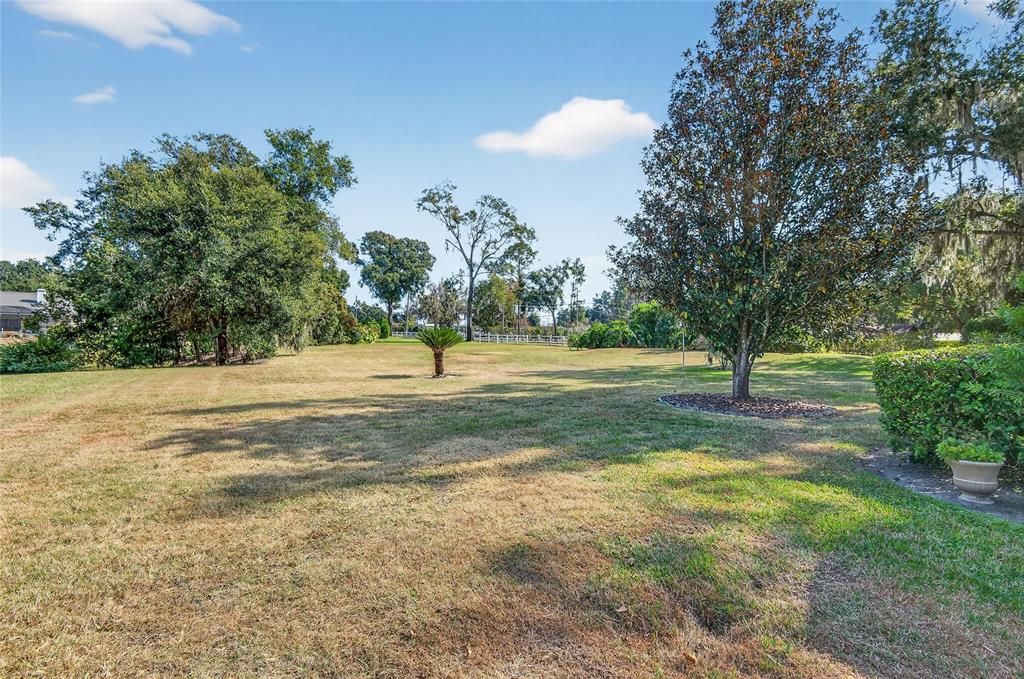 Active With Contract: $475,800 (3 beds, 2 baths, 2262 Square Feet)
