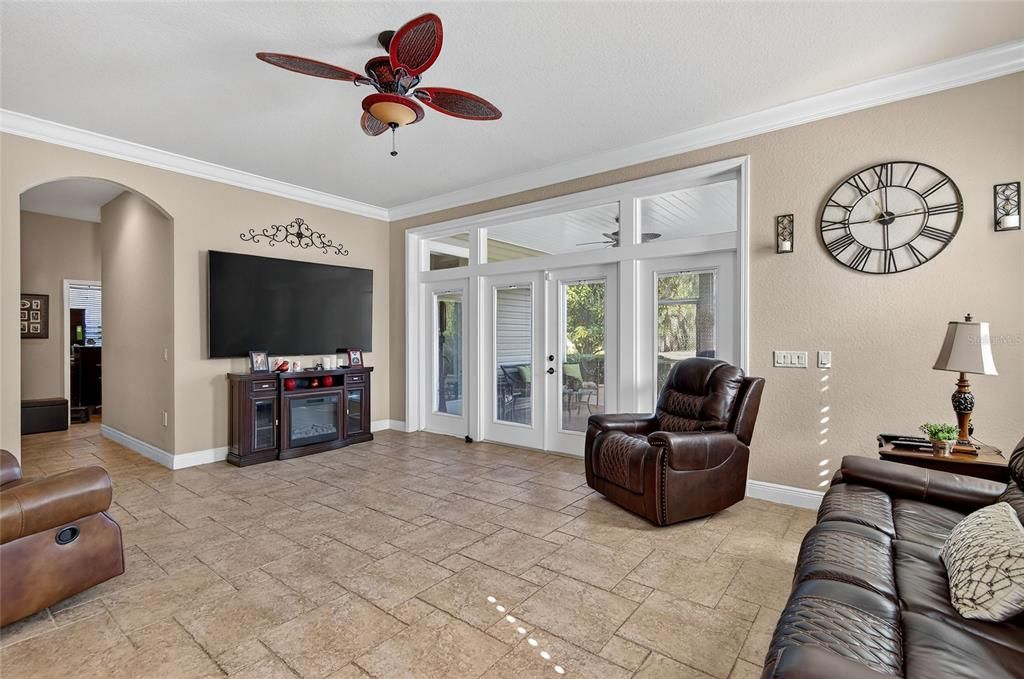 Active With Contract: $475,800 (3 beds, 2 baths, 2262 Square Feet)