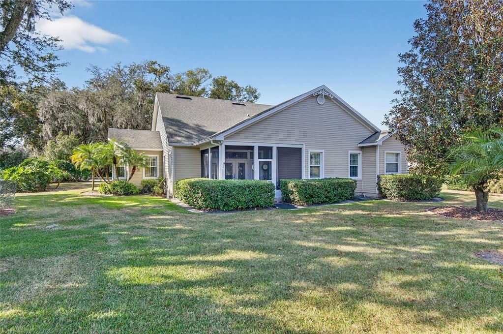 Active With Contract: $475,800 (3 beds, 2 baths, 2262 Square Feet)