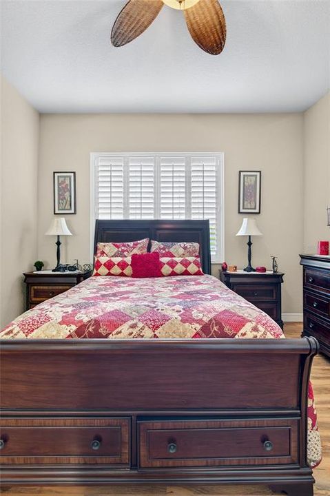 Active With Contract: $475,800 (3 beds, 2 baths, 2262 Square Feet)