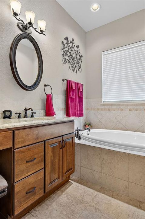 Active With Contract: $475,800 (3 beds, 2 baths, 2262 Square Feet)