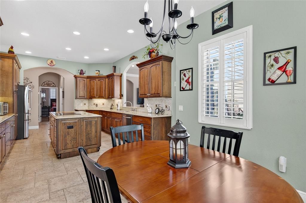 Active With Contract: $475,800 (3 beds, 2 baths, 2262 Square Feet)