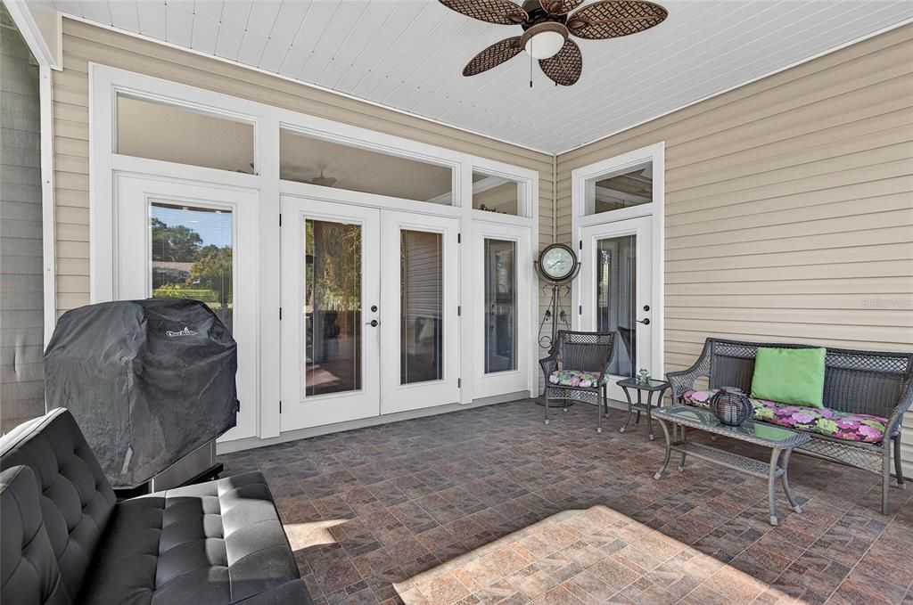 Active With Contract: $475,800 (3 beds, 2 baths, 2262 Square Feet)