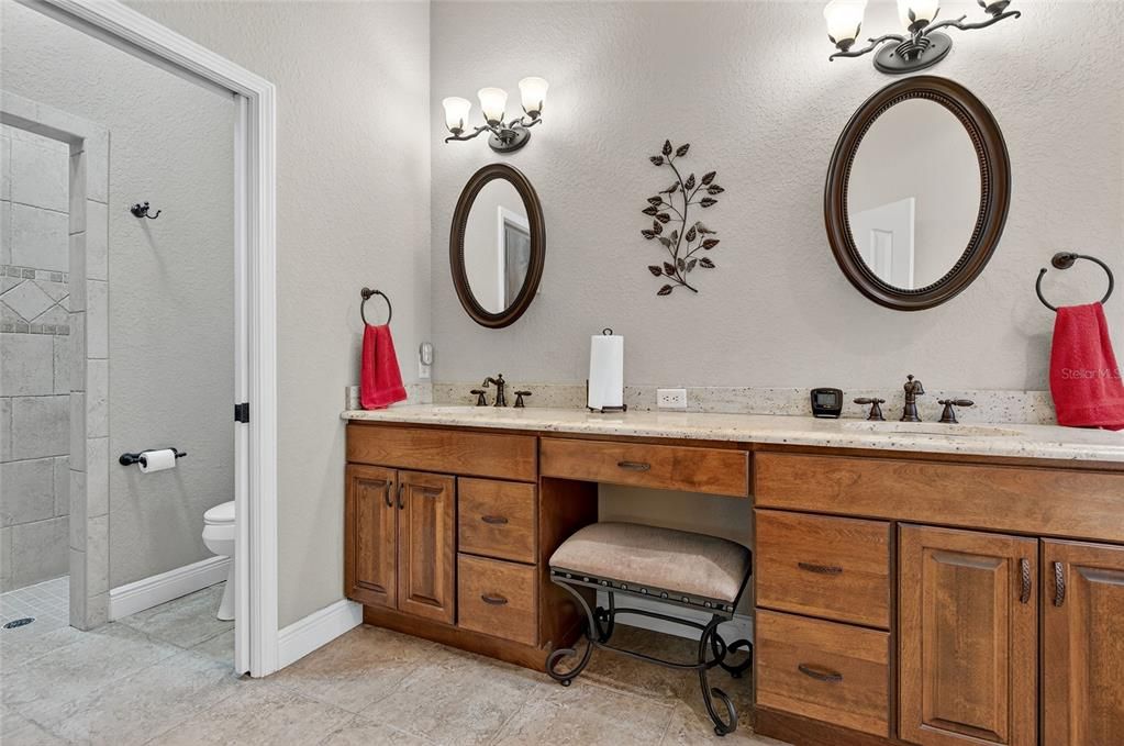 Active With Contract: $475,800 (3 beds, 2 baths, 2262 Square Feet)