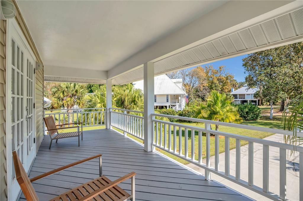 Activo con contrato: $449,000 (2 camas, 2 baños, 2056 Pies cuadrados)