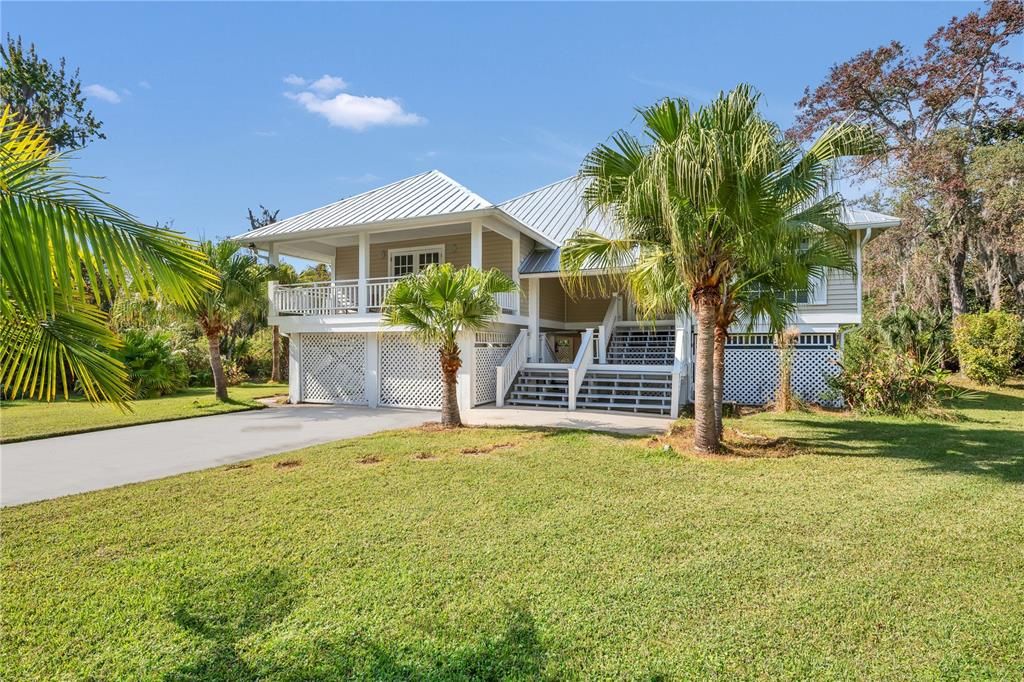 Activo con contrato: $449,000 (2 camas, 2 baños, 2056 Pies cuadrados)