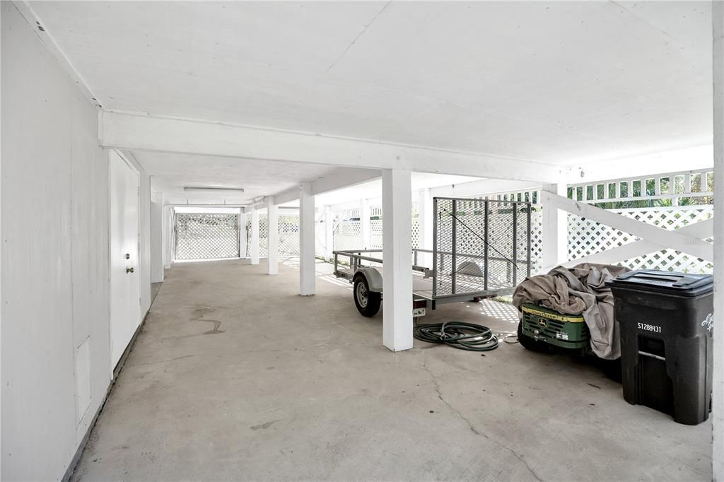 Activo con contrato: $449,000 (2 camas, 2 baños, 2056 Pies cuadrados)