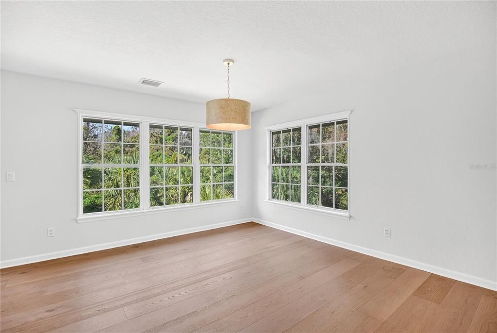 Activo con contrato: $449,000 (2 camas, 2 baños, 2056 Pies cuadrados)