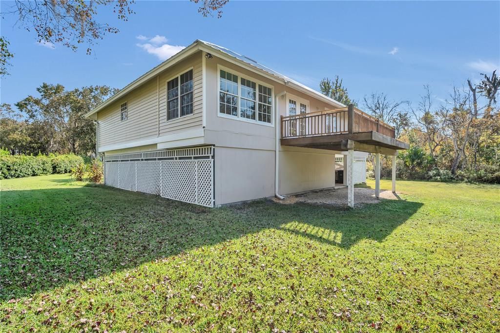 Activo con contrato: $449,000 (2 camas, 2 baños, 2056 Pies cuadrados)