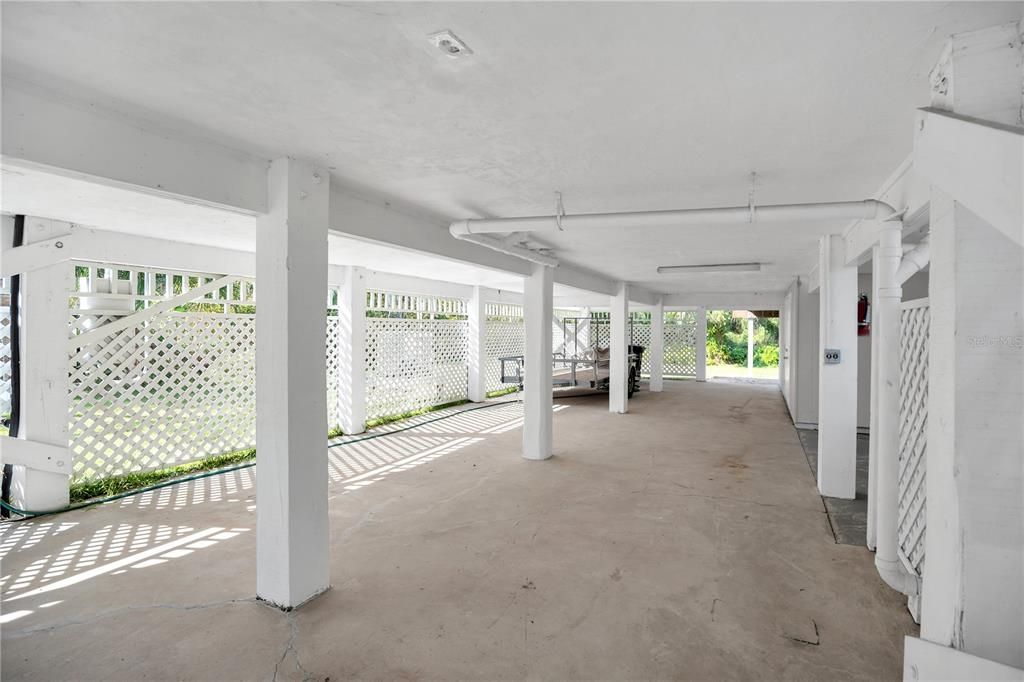 Activo con contrato: $449,000 (2 camas, 2 baños, 2056 Pies cuadrados)