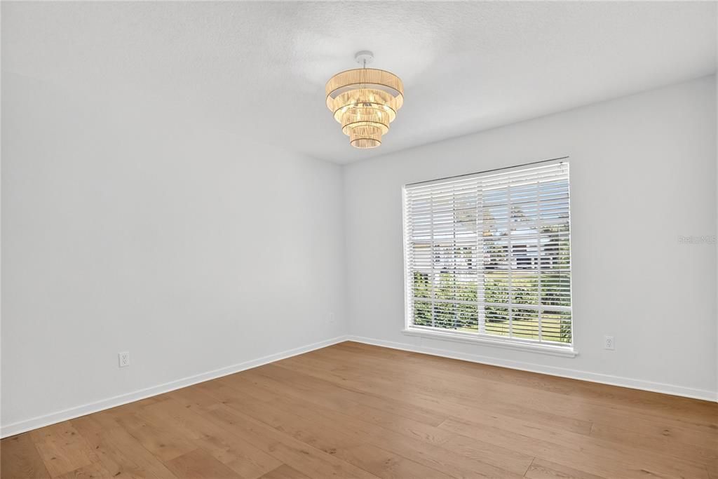 Activo con contrato: $449,000 (2 camas, 2 baños, 2056 Pies cuadrados)