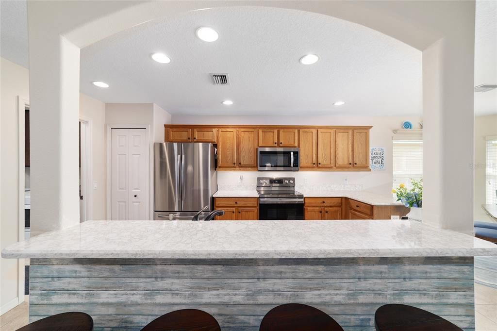 For Sale: $325,000 (3 beds, 2 baths, 1647 Square Feet)