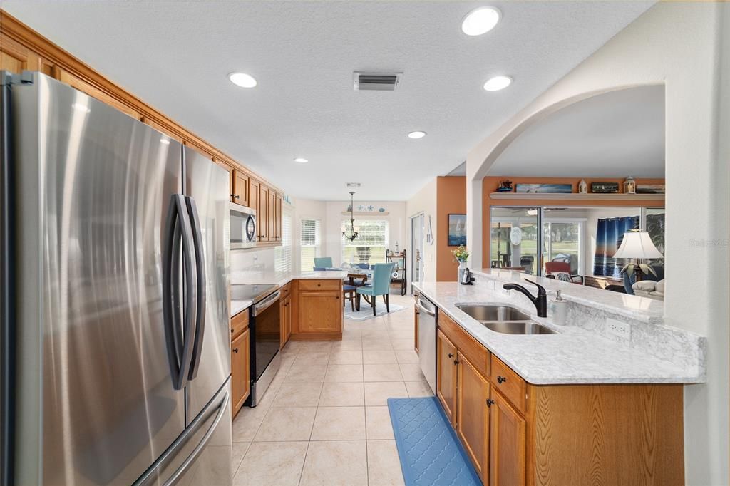 For Sale: $325,000 (3 beds, 2 baths, 1647 Square Feet)