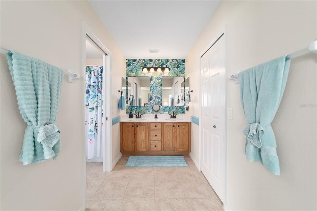 For Sale: $325,000 (3 beds, 2 baths, 1647 Square Feet)