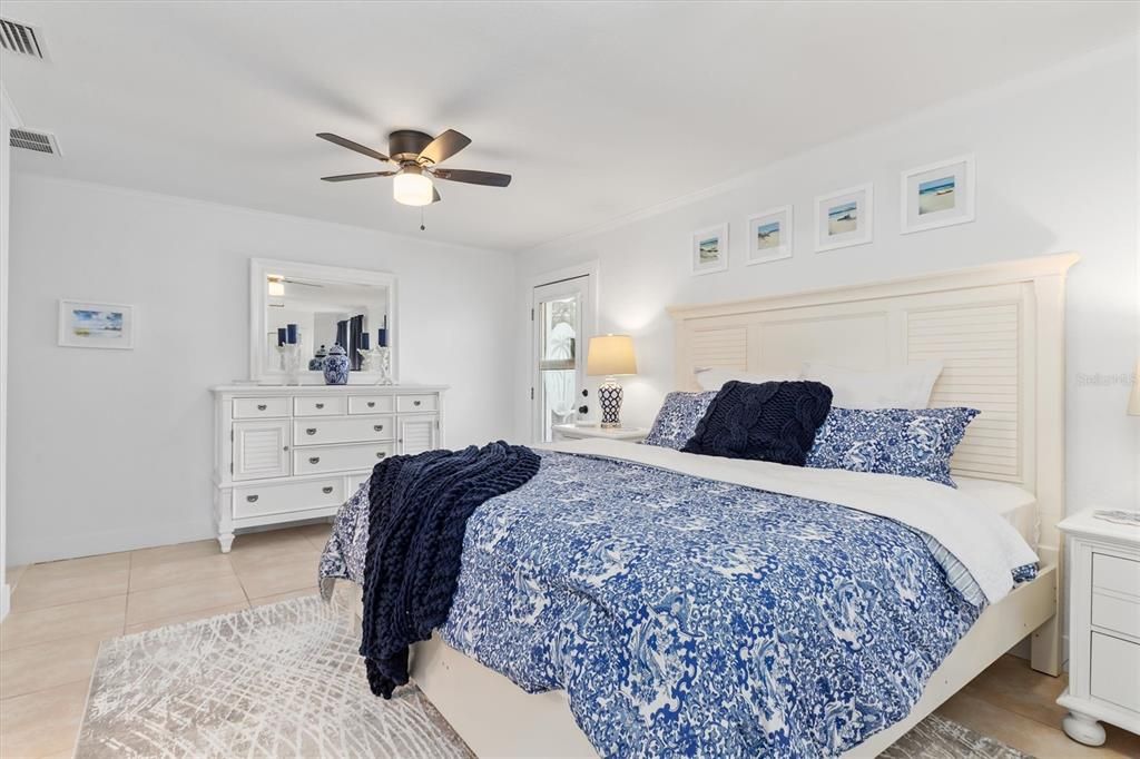 For Rent: $5,500 (3 beds, 2 baths, 2045 Square Feet)