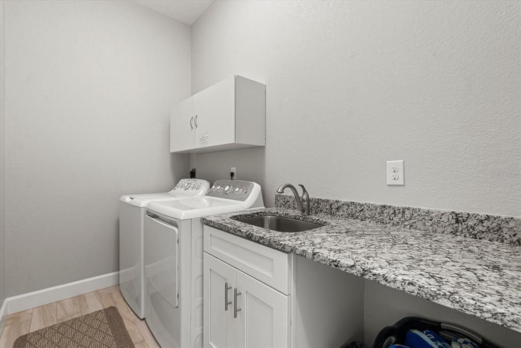 For Sale: $459,000 (3 beds, 2 baths, 1753 Square Feet)