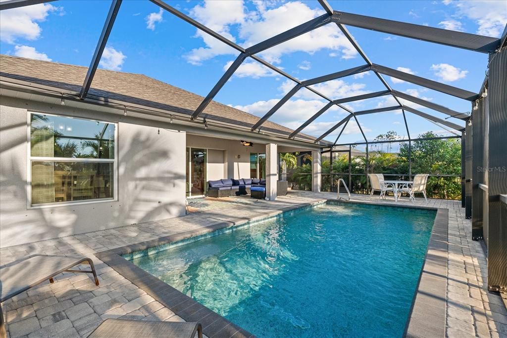 For Sale: $459,000 (3 beds, 2 baths, 1753 Square Feet)