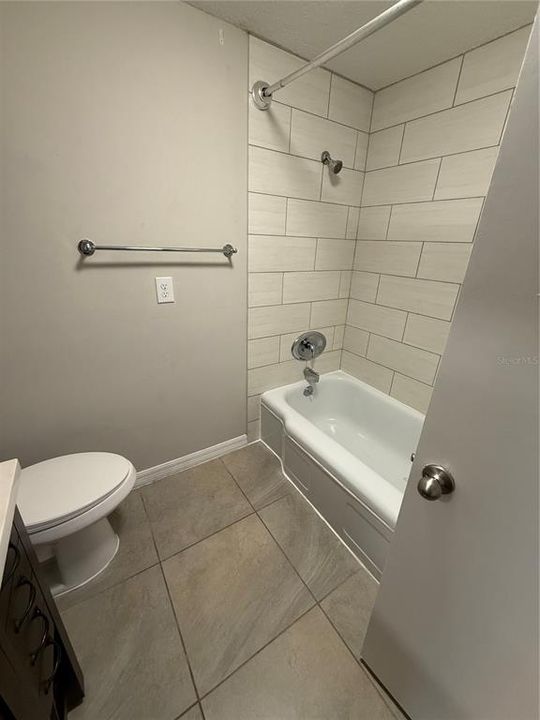 出租: $1,800 (2 贝兹, 2 浴室, 1125 平方英尺)