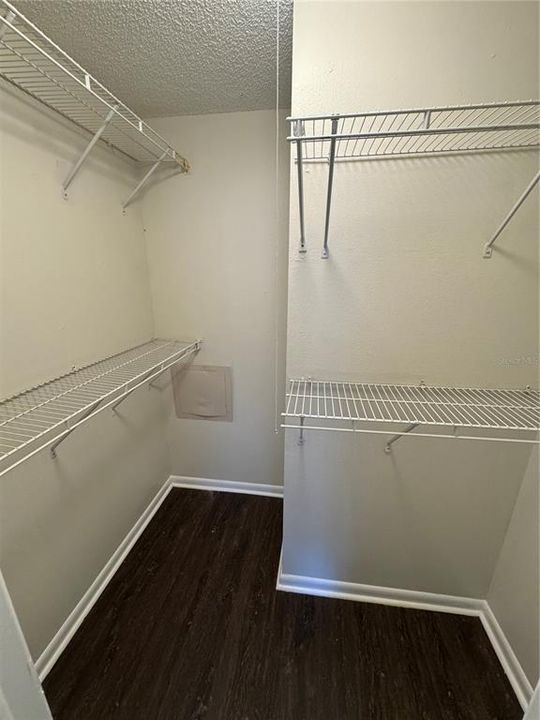 For Sale: $229,900 (2 beds, 1 baths, 857 Square Feet)