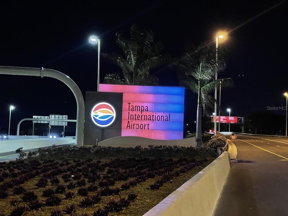 For Sale: $229,900 (2 beds, 1 baths, 857 Square Feet)