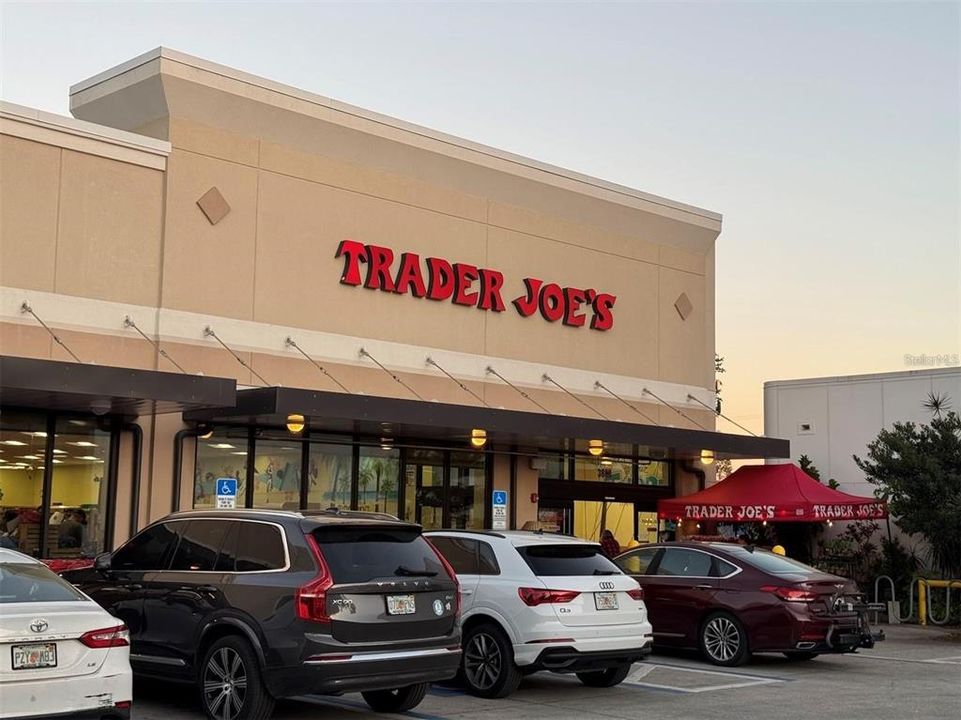 For Sale: $229,900 (2 beds, 1 baths, 857 Square Feet)