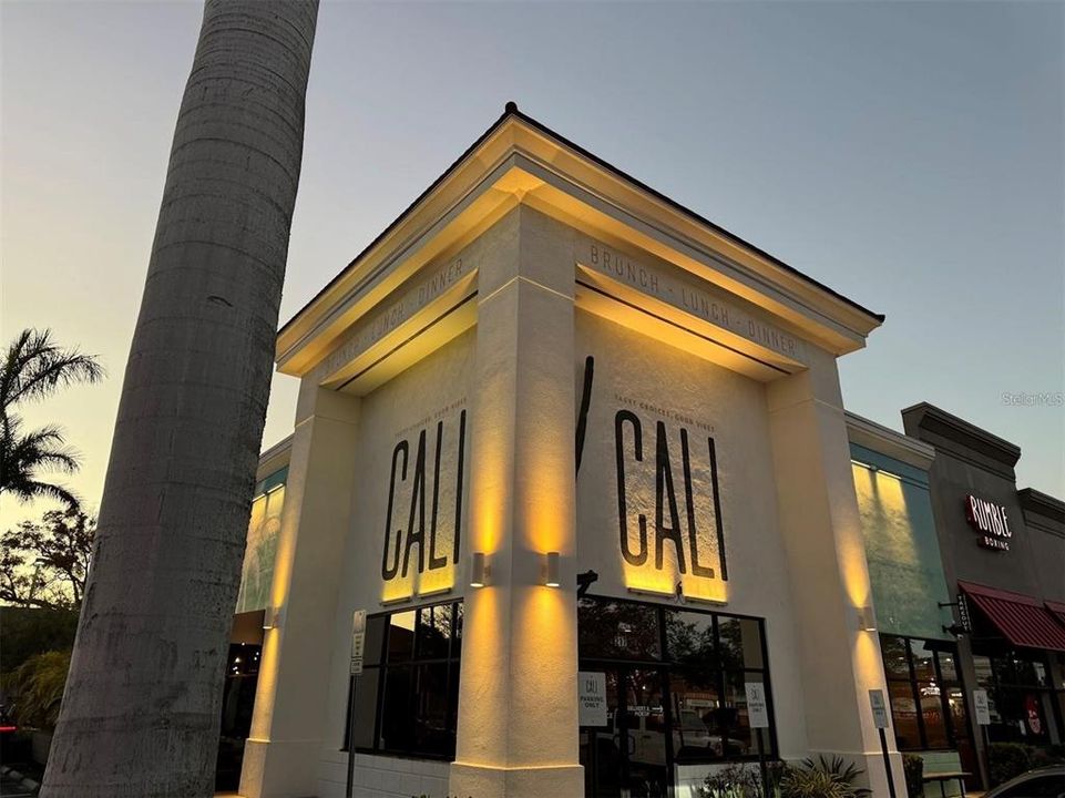 For Sale: $229,900 (2 beds, 1 baths, 857 Square Feet)