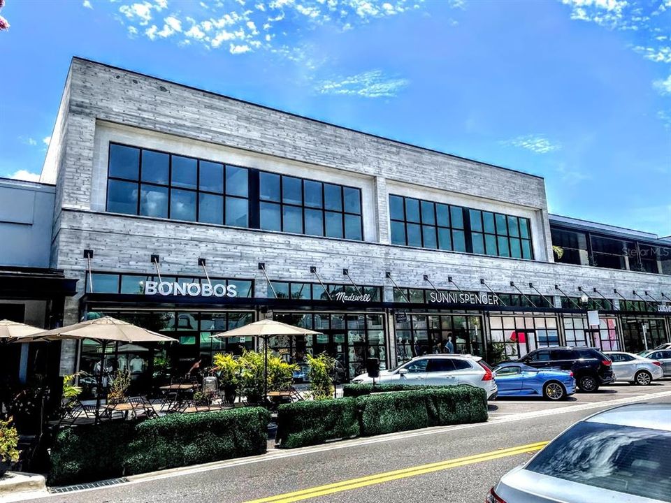 For Sale: $229,900 (2 beds, 1 baths, 857 Square Feet)