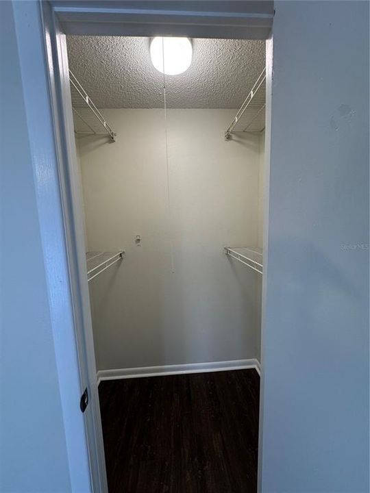 For Sale: $229,900 (2 beds, 1 baths, 857 Square Feet)