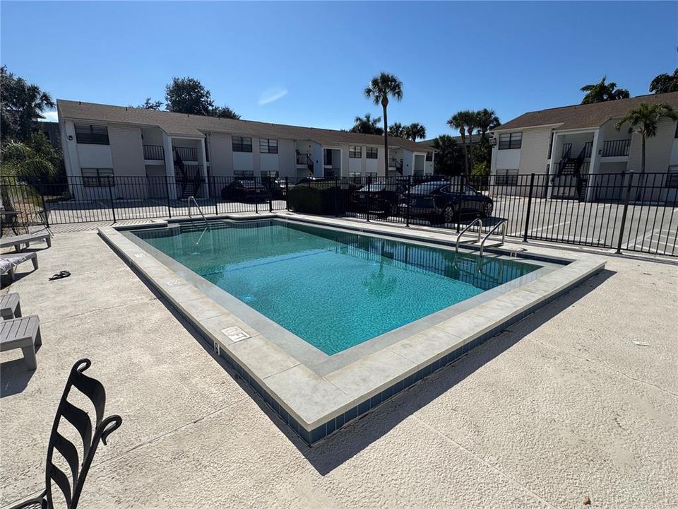 For Sale: $229,900 (2 beds, 1 baths, 857 Square Feet)