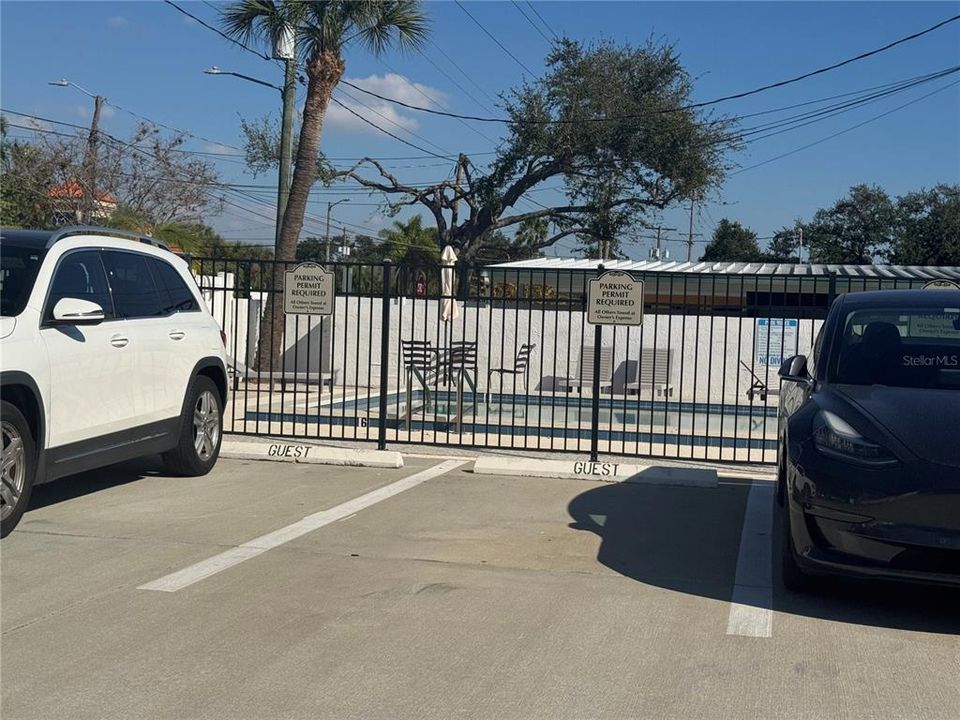 For Sale: $229,900 (2 beds, 1 baths, 857 Square Feet)