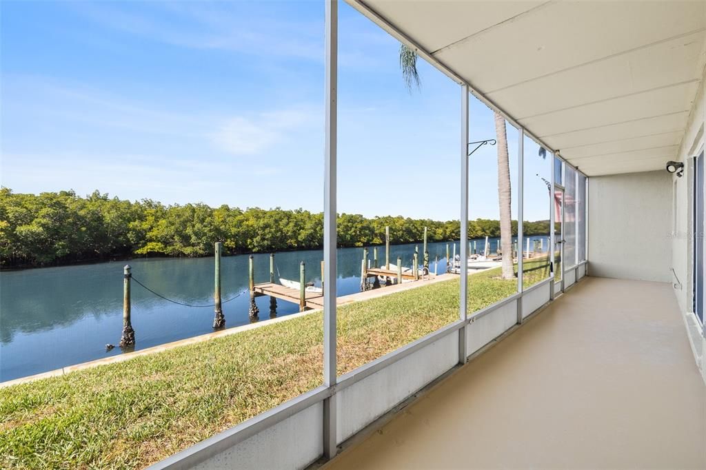 For Sale: $260,000 (2 beds, 1 baths, 1100 Square Feet)