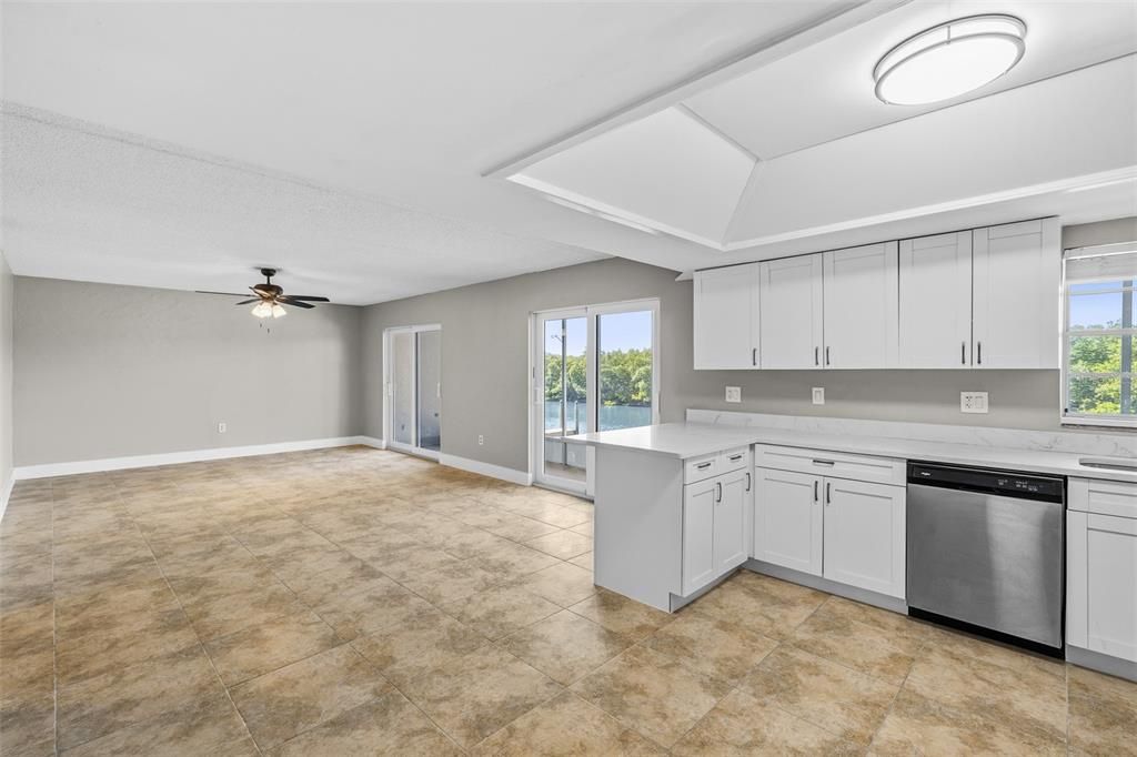 For Sale: $260,000 (2 beds, 1 baths, 1100 Square Feet)