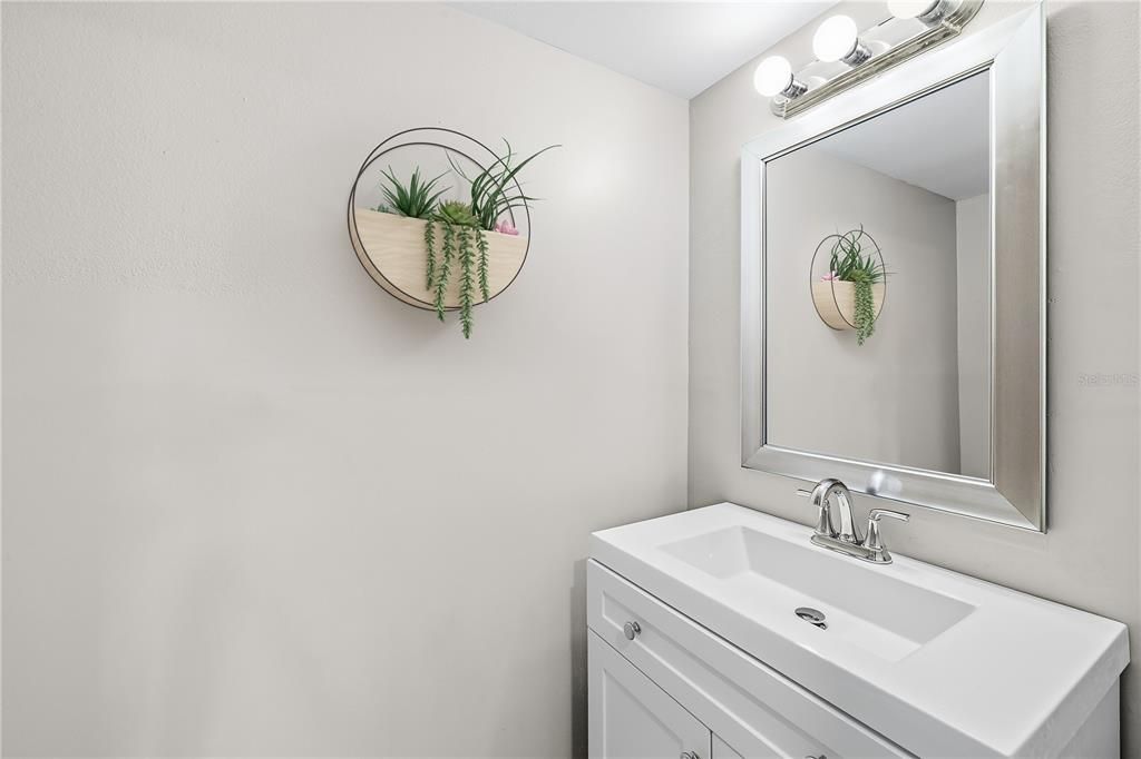 For Sale: $260,000 (2 beds, 1 baths, 1100 Square Feet)