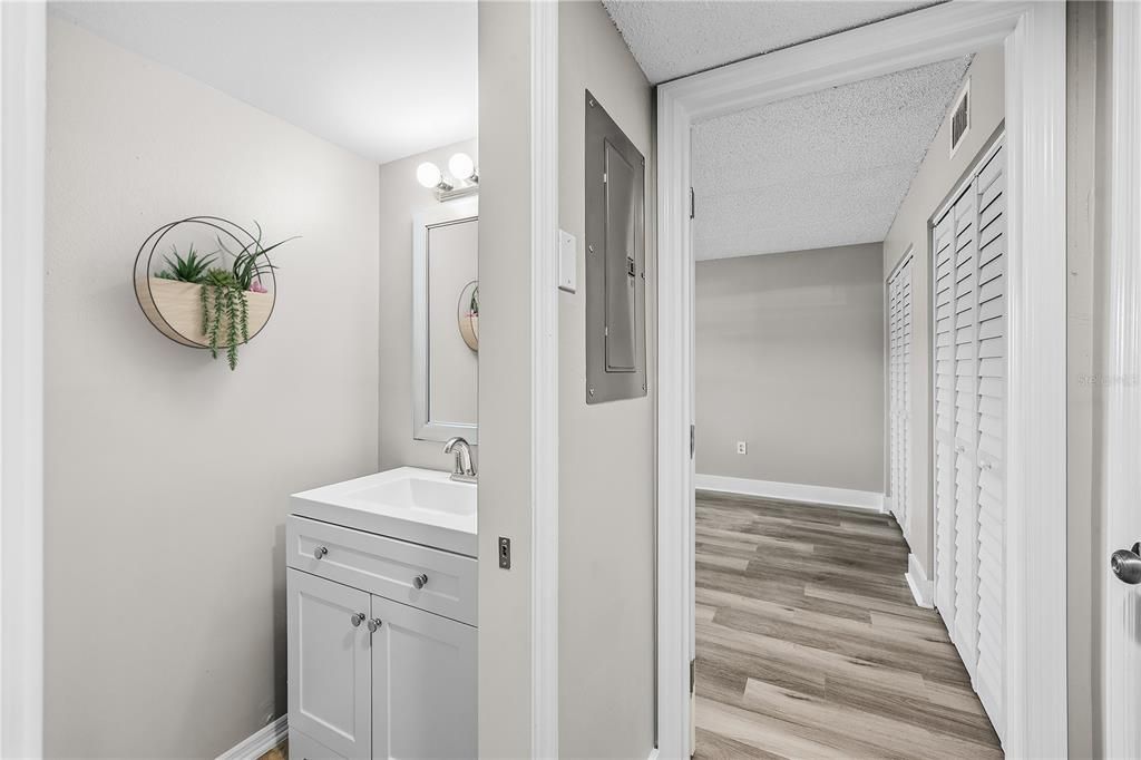 For Sale: $260,000 (2 beds, 1 baths, 1100 Square Feet)