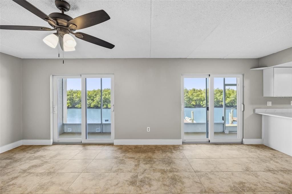 For Sale: $260,000 (2 beds, 1 baths, 1100 Square Feet)