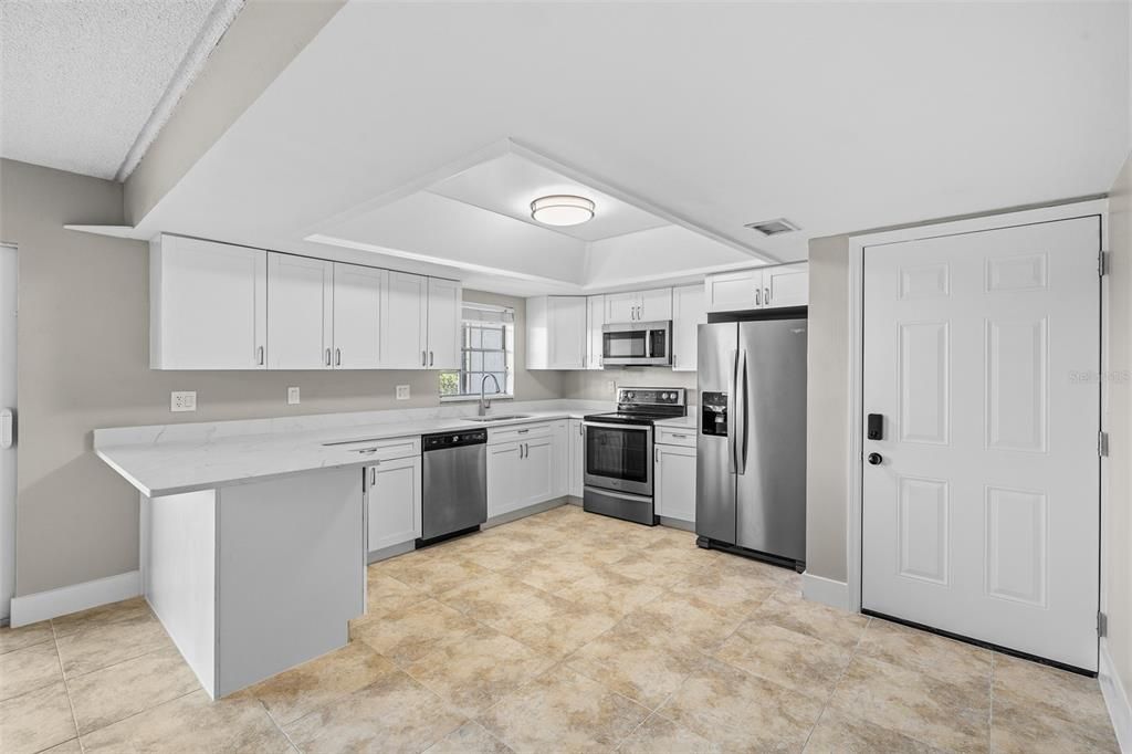 For Sale: $260,000 (2 beds, 1 baths, 1100 Square Feet)