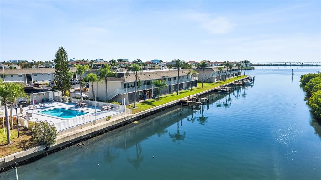 For Sale: $260,000 (2 beds, 1 baths, 1100 Square Feet)