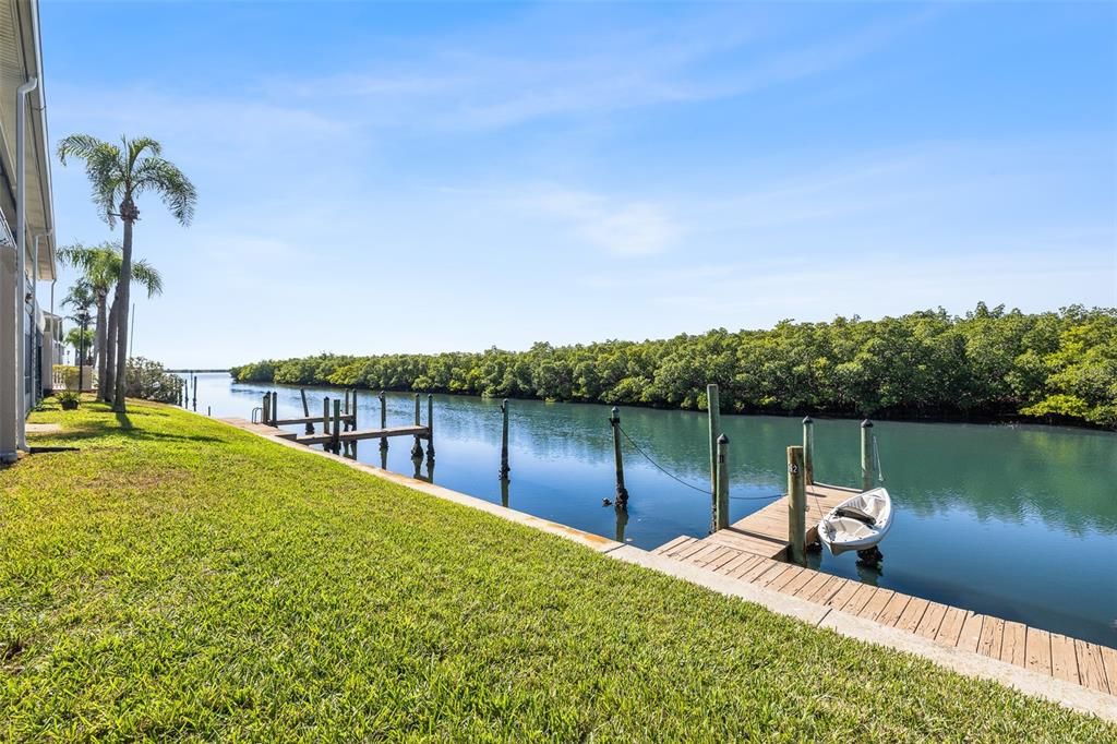 For Sale: $260,000 (2 beds, 1 baths, 1100 Square Feet)