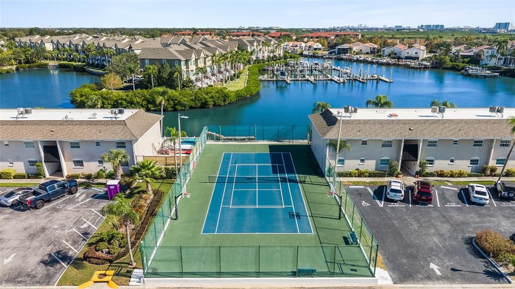 For Sale: $260,000 (2 beds, 1 baths, 1100 Square Feet)