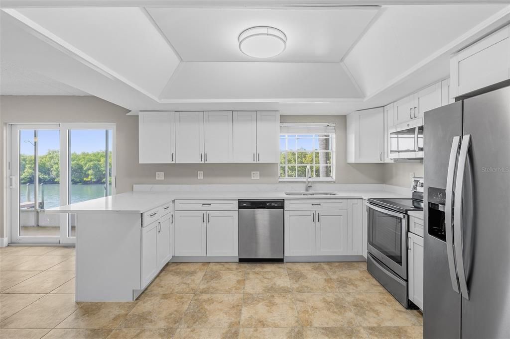 For Sale: $260,000 (2 beds, 1 baths, 1100 Square Feet)