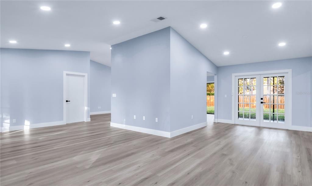 For Sale: $650,000 (4 beds, 2 baths, 2026 Square Feet)